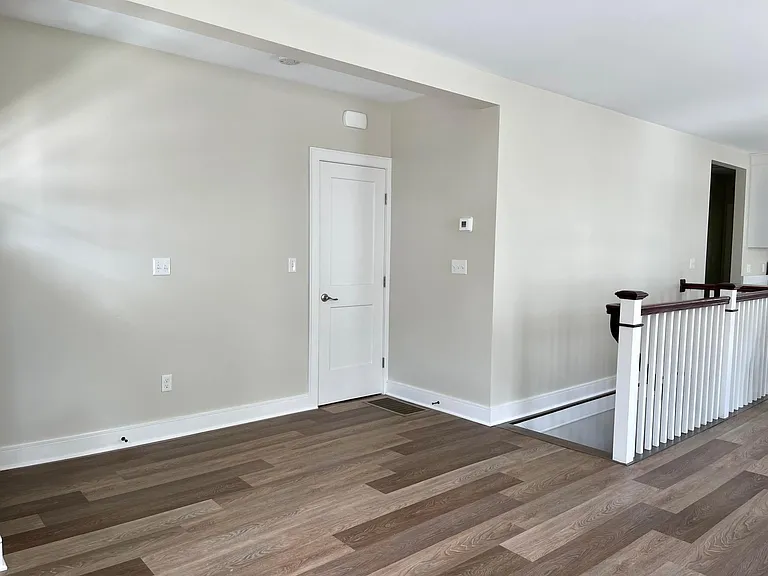 34 Wilson Ave — Photo 2