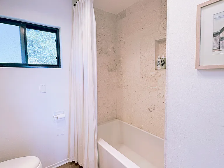 220 Mountain View St — Photo 16