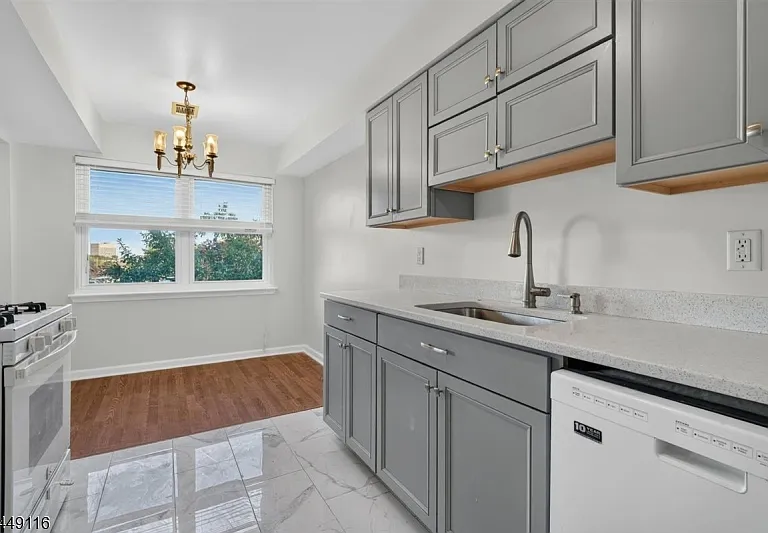 94 Beverly Hill Ter — Photo 10