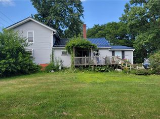 9883 S Lake Rd, Pavilion, NY 14525