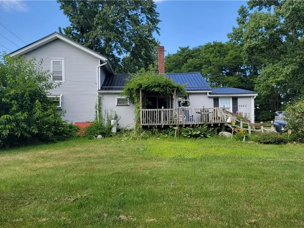 9883 S Lake Rd, Pavilion, NY 14525