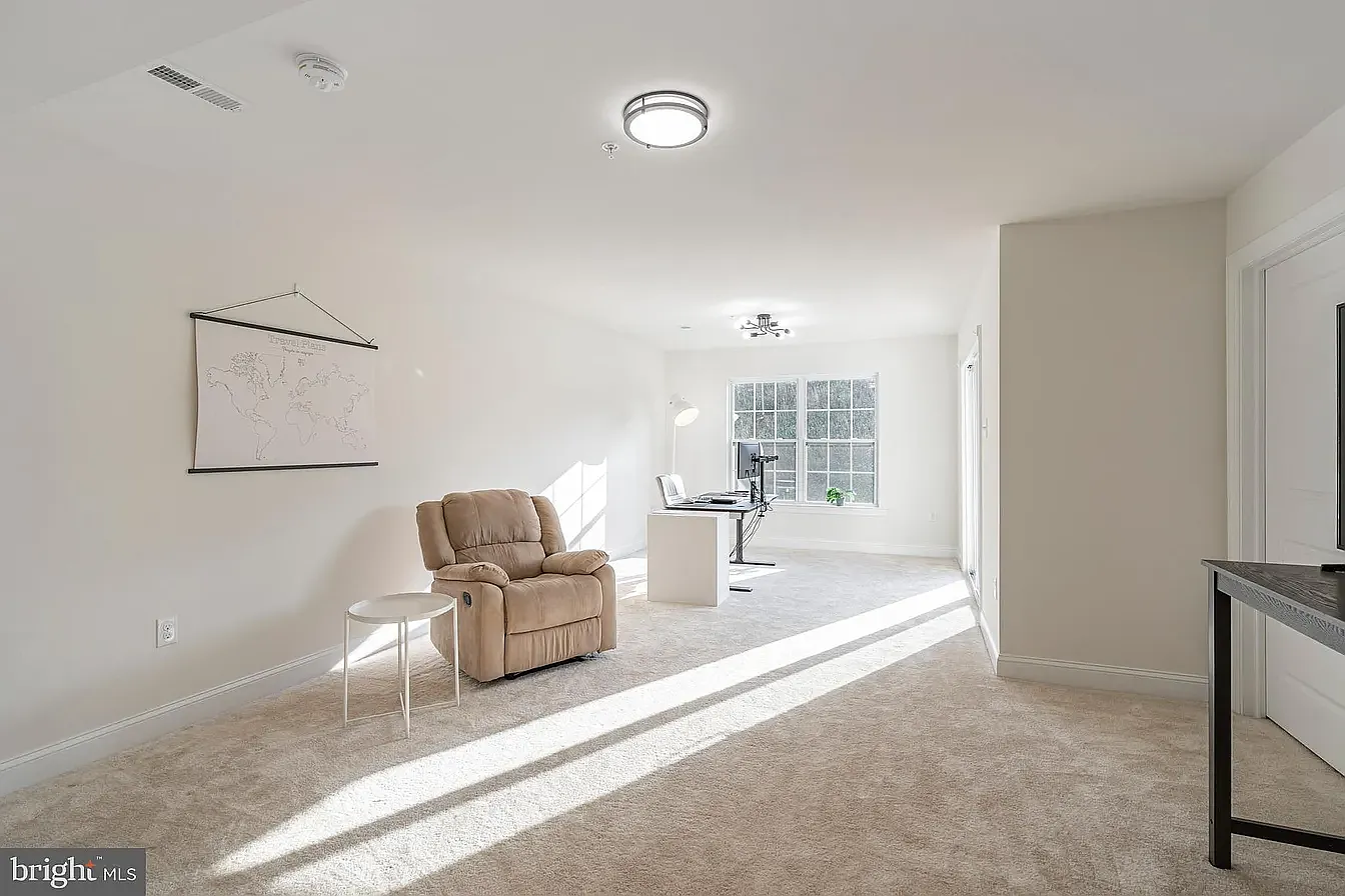 3 bed, 2.5 bath, 2241 sqft, $3,400 — Photo 4
