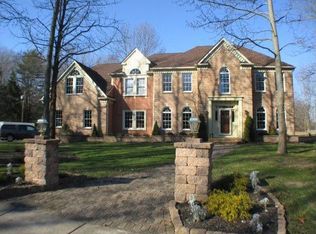 3 Oak Ter, Voorhees, NJ 08043