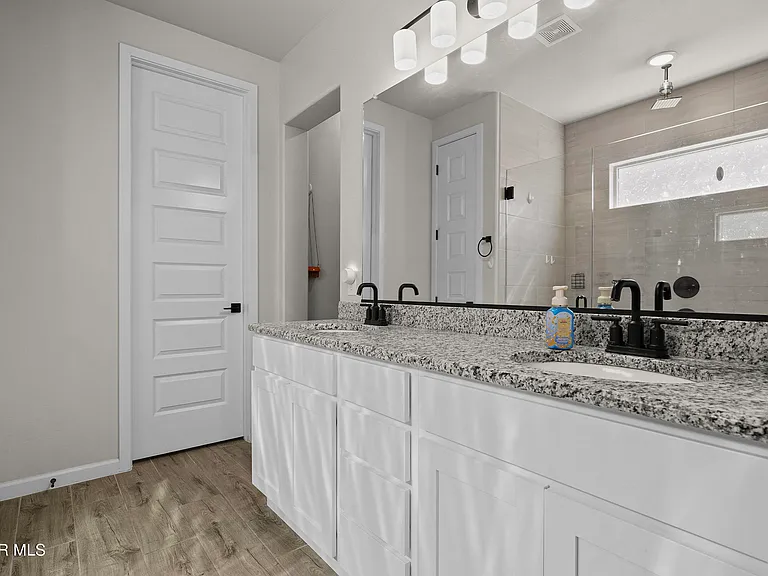 12863 Ivelet Ct — Photo 6