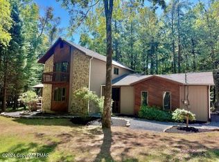 184 Sir Bradford Rd, Pocono Lake, PA 18347