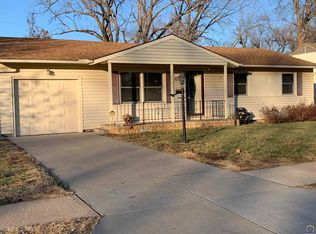 5318 SW 31st St, Topeka, KS 66614