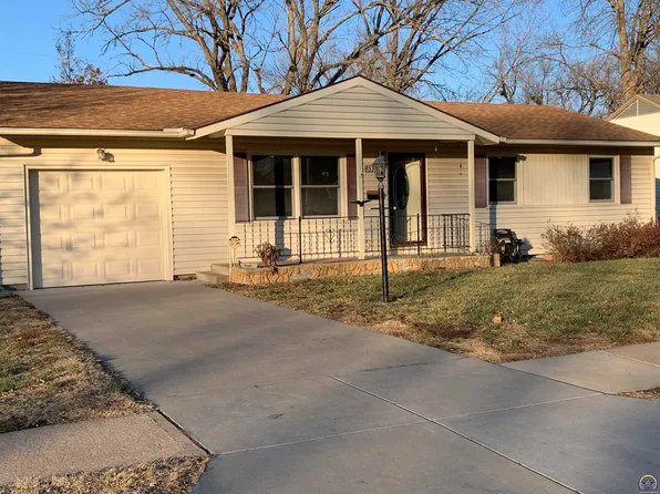 5318 SW 31st St, Topeka, KS 66614