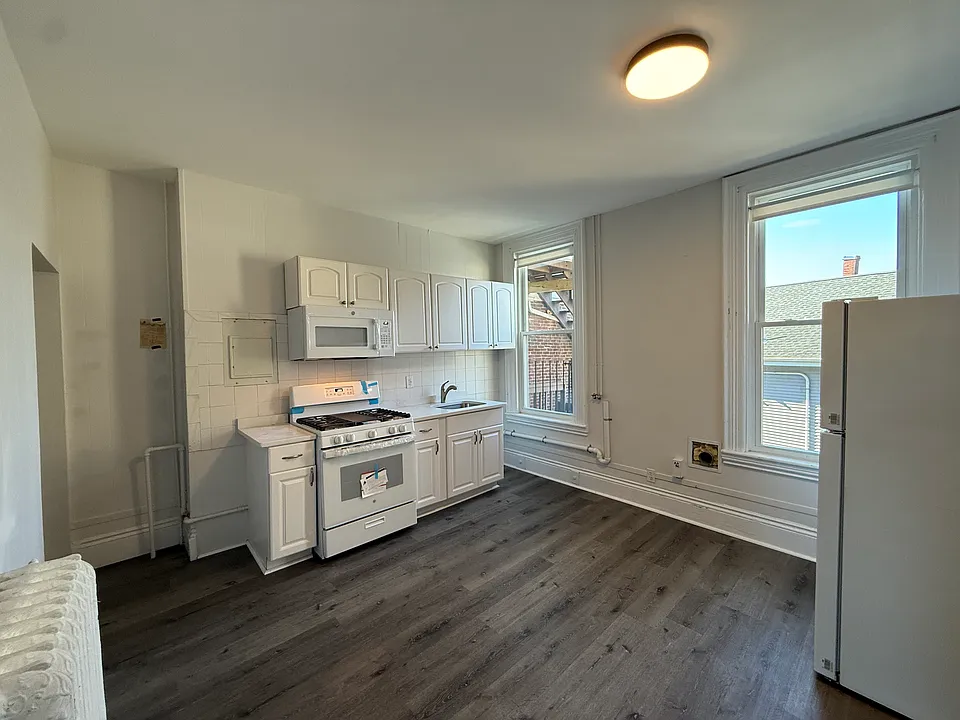 128 Washington Ave #2