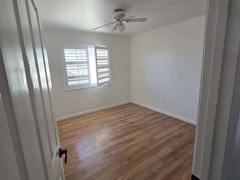 708 Eucalyptus Ave — Photo 34