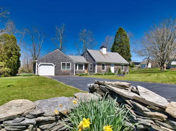 38 Bonniefield Dr, Tiverton, RI 02878