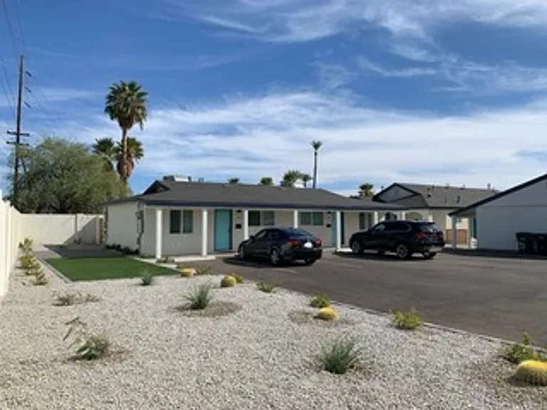 906 E Roma Ave — Photo 8