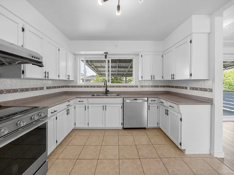 5031 44b Ave — Photo 8