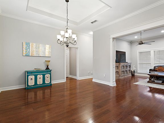 2nd image of 15410 Richmar Cir