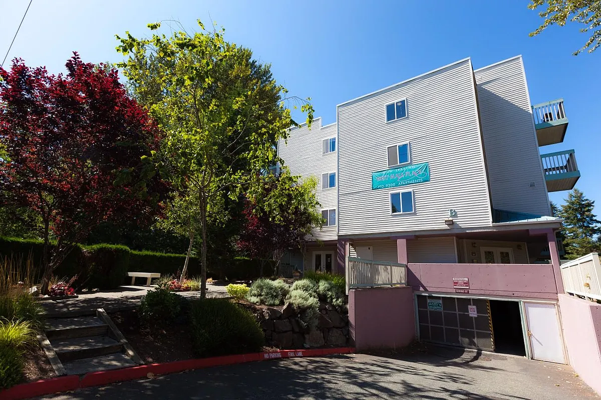 Building Photo - 9300 W Mall Dr