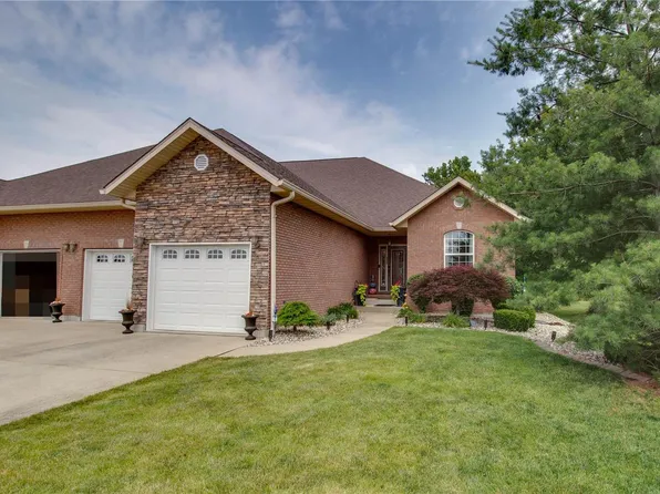 398 Canadian Dr, Staunton, IL 62088