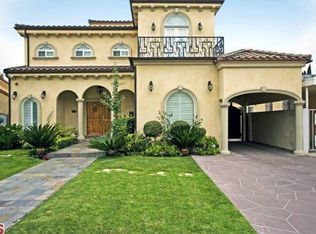 135 N Le Doux Rd, Beverly Hills, CA 90211