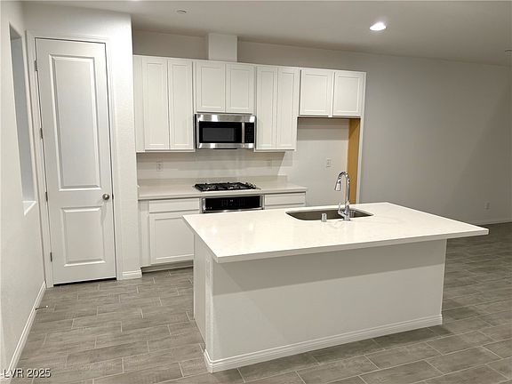 5th image of 816 Cottonwood Hill Pl