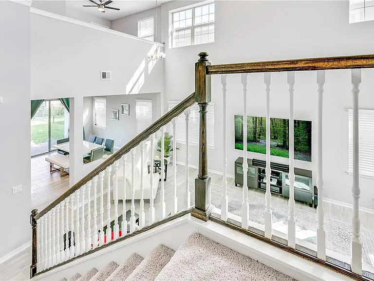 10479 Siddington Dr — Photo 11