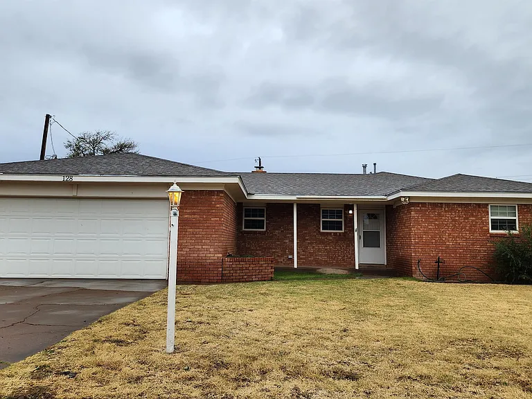 128 Cooper Ct — Photo 1