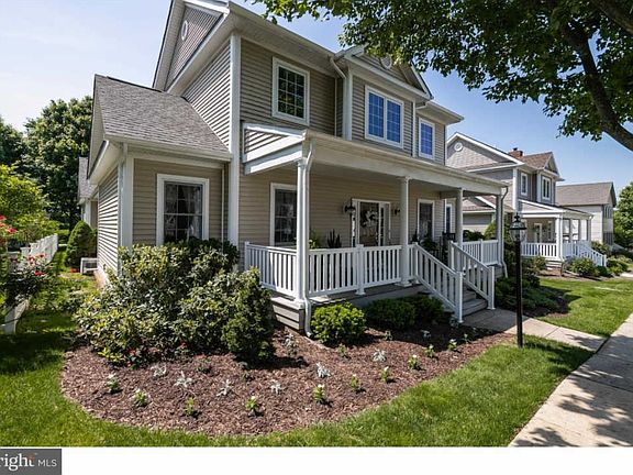 3rd image of 521 Ferncastle Dr