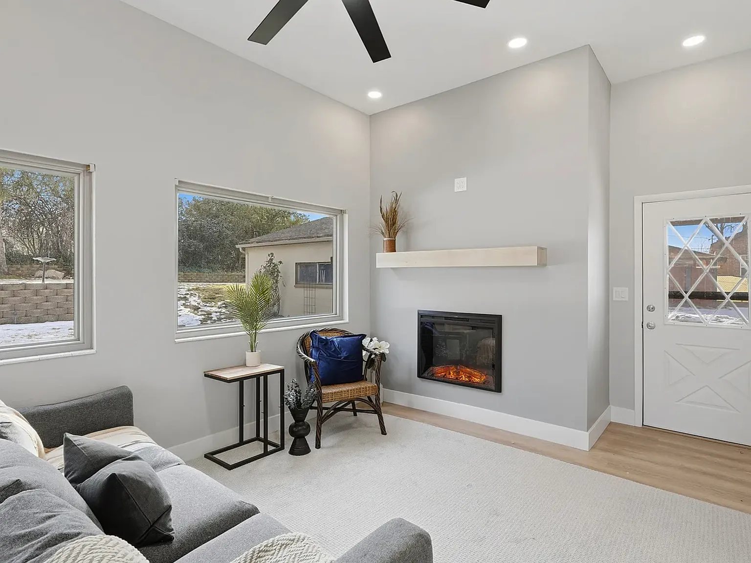 4 bed, 2046 sqft, $2,650 — Photo 2