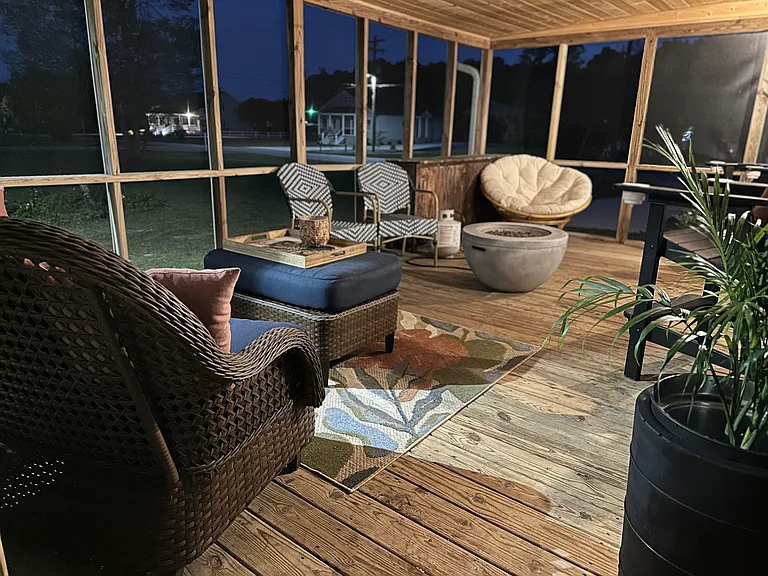 Side screened porch
