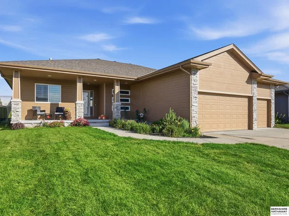 5829 N 168th Ave, Omaha, NE 68116
