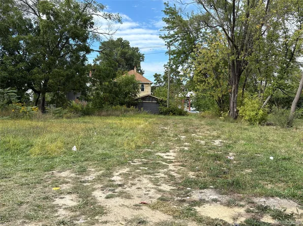 6360 Clifton St, Detroit, MI 48210