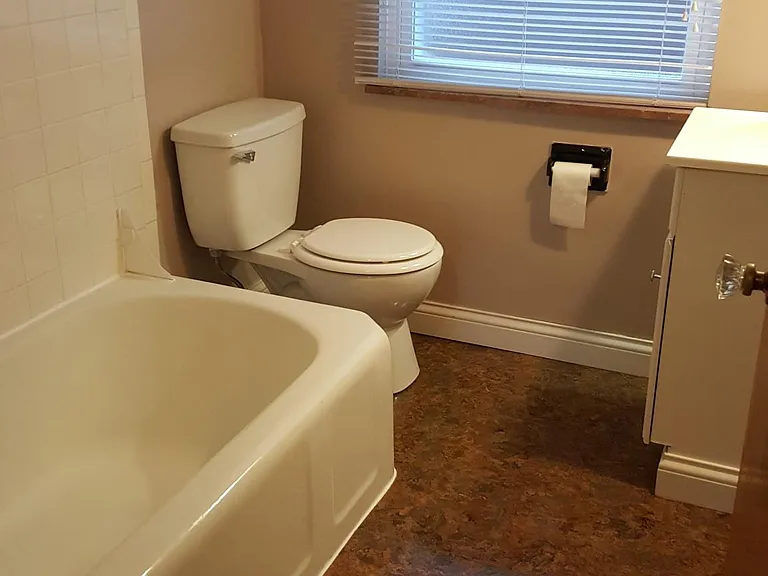 3135 Indianola Ave — Photo 2