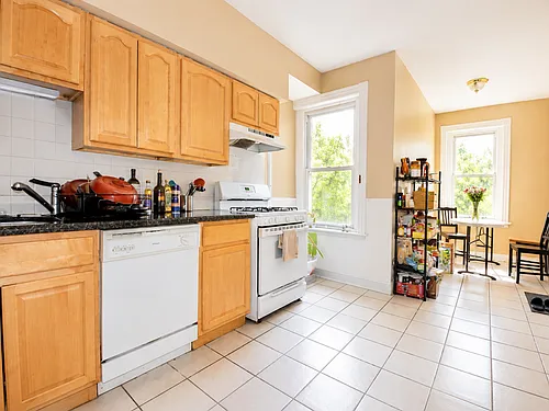 10 Strathmore Rd #1 Photo 1