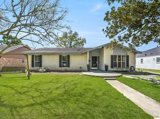 6215 Queensloch Dr, Houston, TX 77096