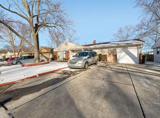 77 Birch St, Carpentersville, IL