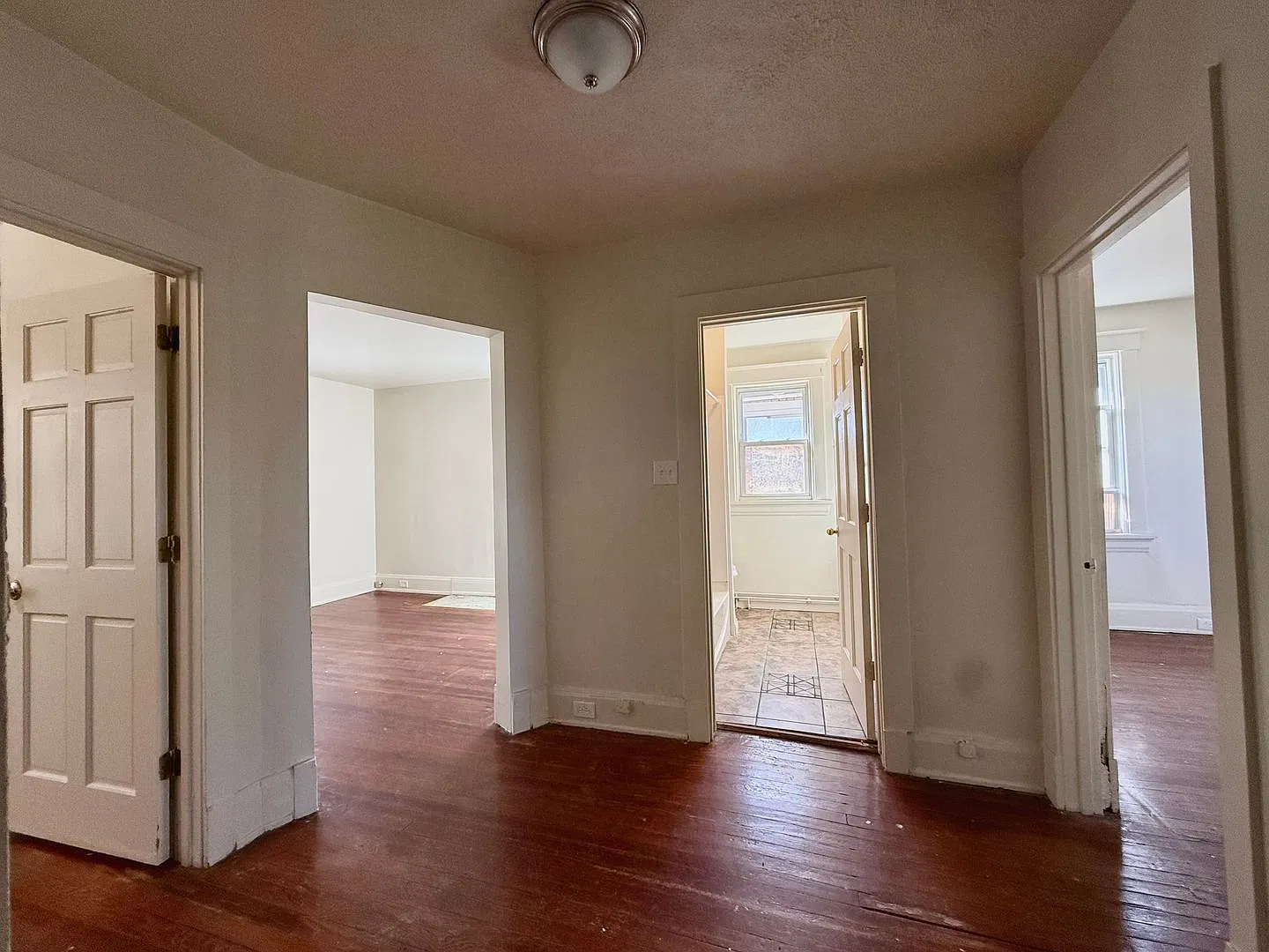4 bed, 1.0 bath, $1,750 — Photo 3