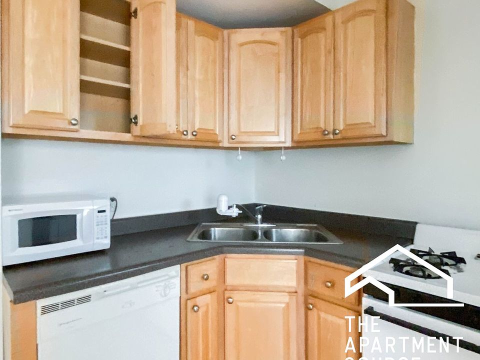 1st image of 3527.5 N Broadway St #3E