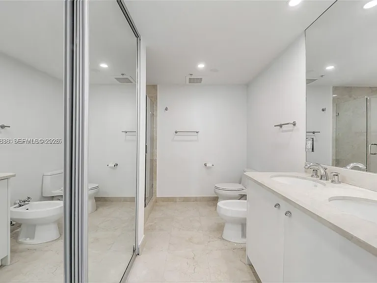 19400 Turnberry Way #321 — Photo 14