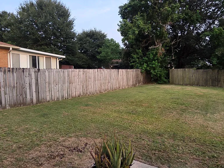 205 Southview Dr — Photo 38