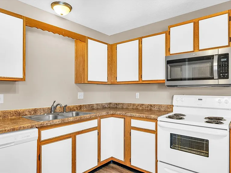 Hershey Clearwater Townhomes — Photo 39