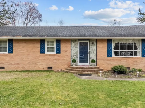 27304 Flank Rd, Petersburg, VA 23805