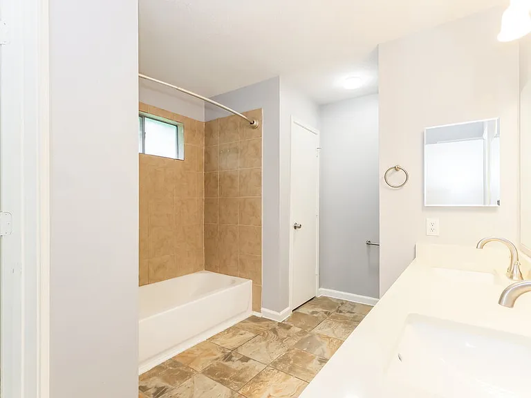 318 Lazy Ln — Photo 11