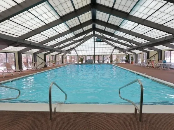 250 Hammond Pond Pkwy APT 907N, Newton, MA 02467