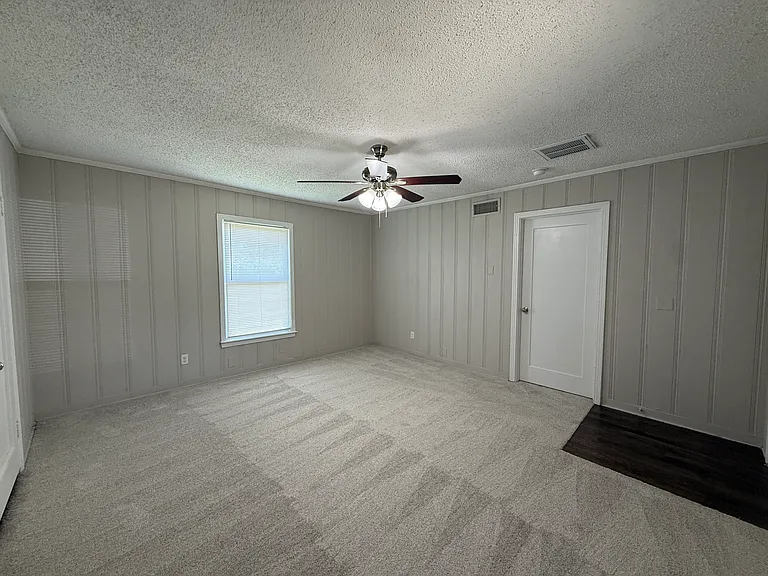 1912 Williams Dr — Photo 9