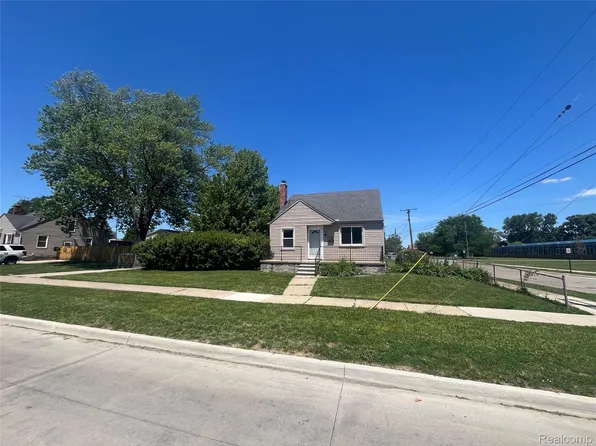 1004 Leblanc St, Lincoln Park, MI 48146