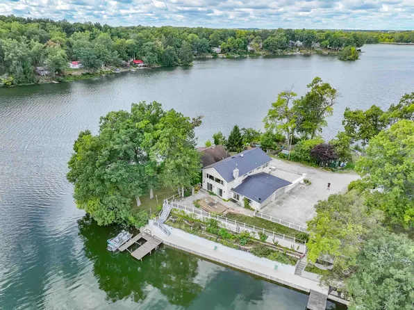 9311 E Promontory Point Dr, Syracuse, IN 46567