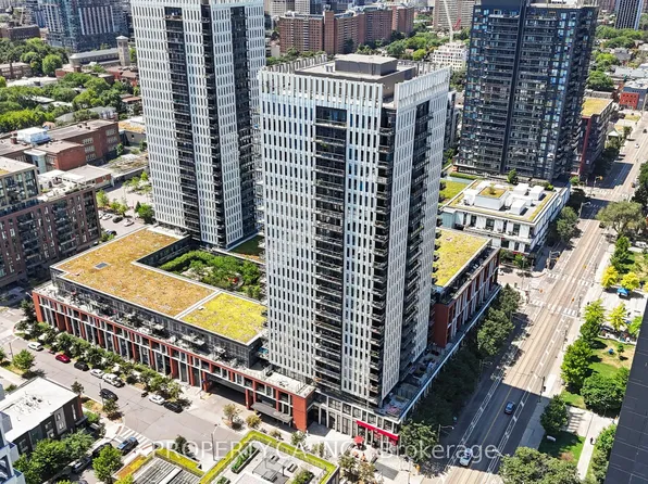 170 Sumach St #2212, Toronto, ON M5A 0C3