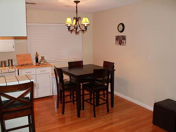 4th image of 301 N 1st St APT 1