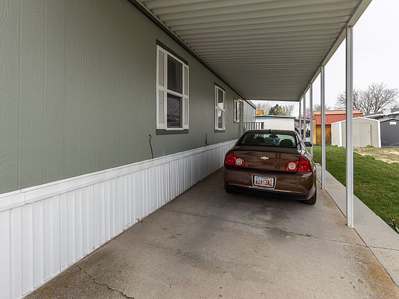 3rd image of 1450 N Washington Blvd #27