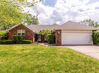 2262 W Allen Dr, Springfield, MO 65810