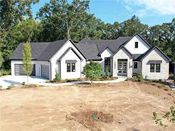 12202 W 165th St, Overland Park, KS 66221