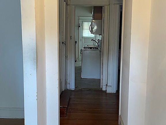 5th image of 1714 Otis St NE