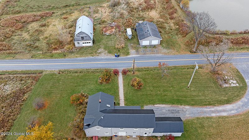 3rd image of 817 Brand Road